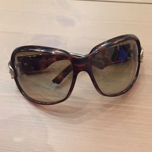 Gucci Tortoise Shell Gold-Tone Buckle Sunglasses